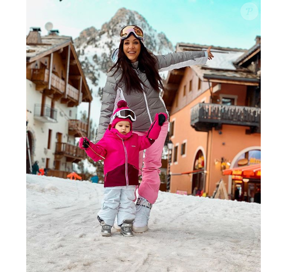 Julia Paredes et sa fille Luna sur Instagram - 2020