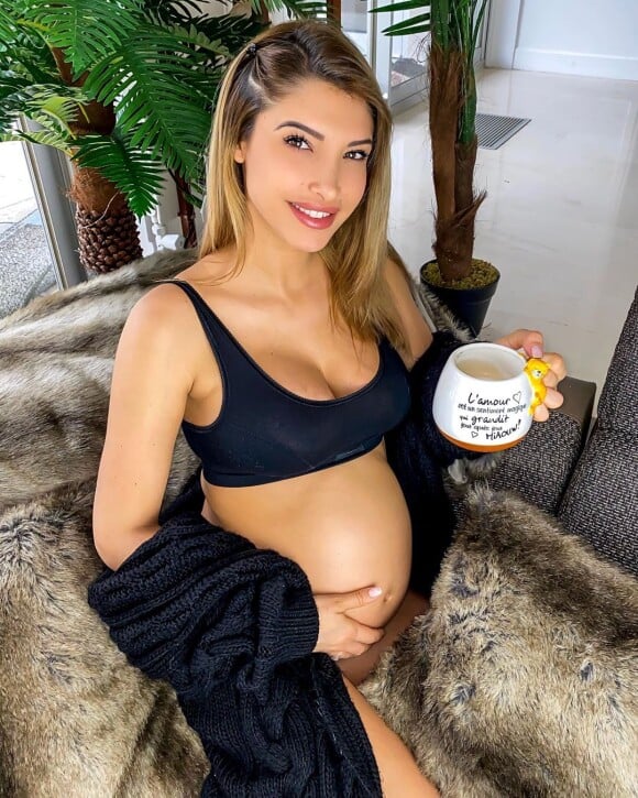 Mélanie Dedigama enceinte et divine sur Instagram, février 2020