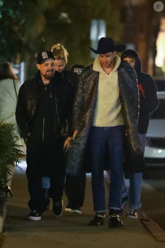 Exclusif - Cameron Diaz est allée diner avec son mari Benji Madden et son beau-frère Joel Madden au restaurant The Bungalow à Los Angeles, le 17 décembre 2019