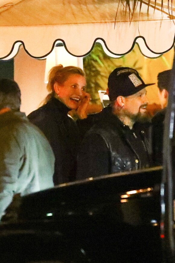 Exclusif - Cameron Diaz est allée diner avec son mari Benji Madden et son beau-frère Joel Madden au restaurant The Bungalow à Los Angeles, le 17 décembre 2019