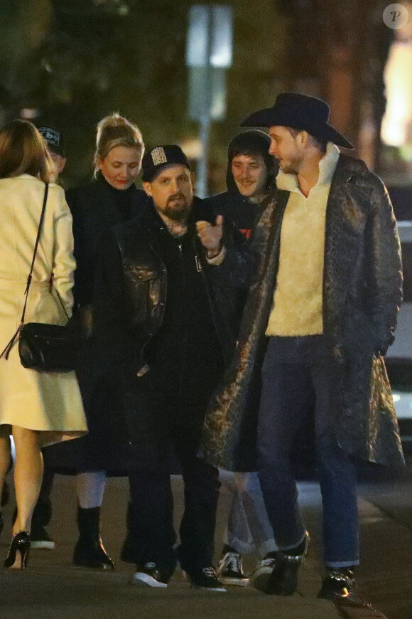 Exclusif - Cameron Diaz est allée diner avec son mari Benji Madden et son beau-frère Joel Madden au restaurant The Bungalow à Los Angeles, le 17 décembre 2019