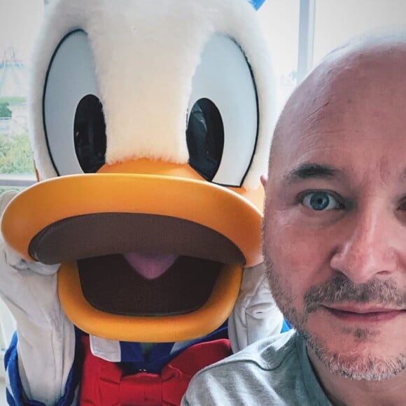 Cauet à Disneyland Paris le 23 février 2020.