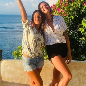 Laure Manaudou en Indonésie pour des vacances entre amies. Février 2020. 
