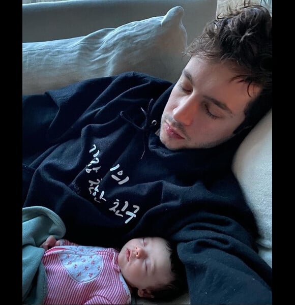 Tyler Joseph et sa fille Rosie sur Instagram. Le 23 février 2020.