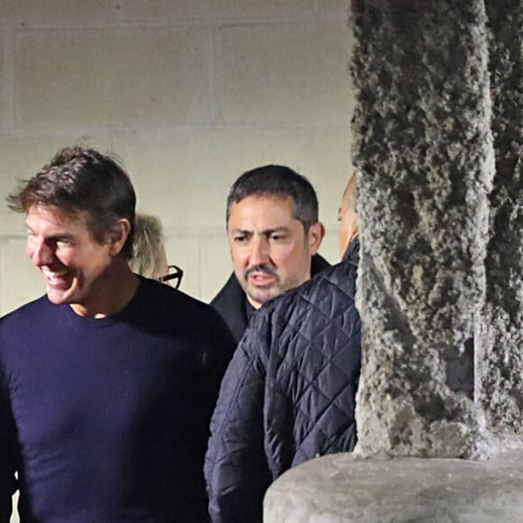 Exclusif - Tom Cruise à la sortie d'une projection secrète au cinéma AMC à Paramus en compagnie de producteurs de film américains le 29 octobre 2019.