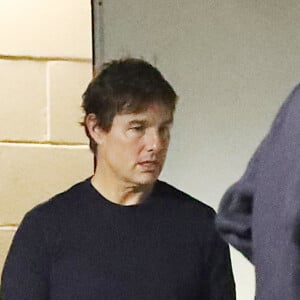 Exclusif - Tom Cruise à la sortie d'une projection secrète au cinéma AMC à Paramus en compagnie de producteurs de film américains le 29 octobre 2019.