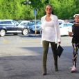 Exclusif - Christina Milian enceinte et sa fille Violet Madison Nash se balade dans les rues de Los Angeles. Christina attend un enfant avec son compagnon M. Pokora. Le 31 juillet 2019  For germany call for price Exclusive - Christina Milian and daughter Violet Madison Nash look great together on an evening outing days after Christina announced she's pregnant. The soon-to-be bundle of joy is due next year and will be Christina's first child with her boyfriend, M. Pokora. 31st july 201931/07/2019 - Los Angeles