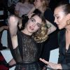 Cara Delevingne et Karlie Kloss assistent au défilé de mode prêt-à-porter automne-hiver 2020/2021 "Dior" à Paris le 25 février 2020.