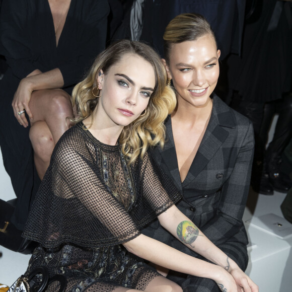 Cara Delevingne et Karlie Kloss assistent au défilé de mode prêt-à-porter automne-hiver 2020/2021 "Dior" à Paris. Le 25 février 2020 © Olivier Borde / Bestimage