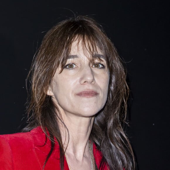 Charlotte Gainsbourg assiste au défilé de mode Saint Laurent, collection prêt-à-porter automne-hiver 2020/2021, à la Tour Eiffel. Paris, le 25 février 2020. © Olivier Borde / Bestimage