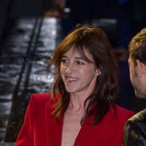 Charlotte Gainsbourg assiste au défilé de mode Saint Laurent, collection prêt-à-porter automne-hiver 2020/2021, à la Tour Eiffel. Paris, le 25 février 2020.