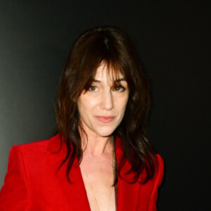 Charlotte Gainsbourg assiste au défilé de mode Saint Laurent, collection prêt-à-porter automne-hiver 2020/2021, à la Tour Eiffel. Paris, le 25 février 2020.