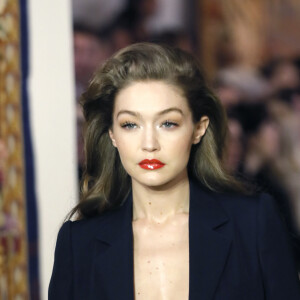 Gigi Hadid défile pour LANVIN, collection prêt-à-porter automne-hiver 2020/2021 à Paris. Le 26 février 2020 © Veeren Ramsamy-Christophe Clovis / Bestimage