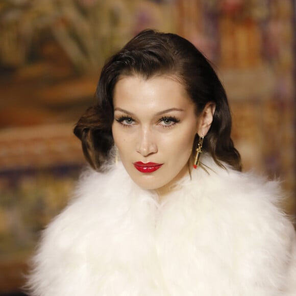 Bella Hadid défile pour LANVIN, collection prêt-à-porter automne-hiver 2020/2021 à Paris. Le 26 février 2020 © Veeren Ramsamy-Christophe Clovis / Bestimage