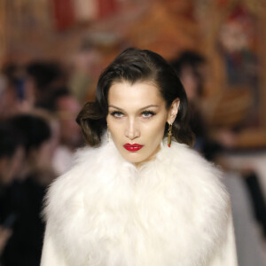 Bella Hadid défile pour LANVIN, collection prêt-à-porter automne-hiver 2020/2021 à Paris. Le 26 février 2020 © Veeren Ramsamy-Christophe Clovis / Bestimage