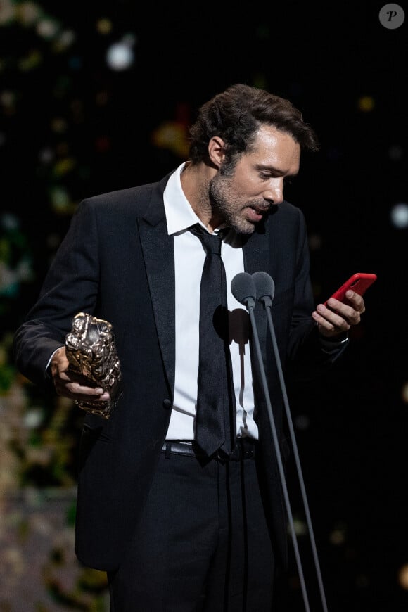 Nicolas Bedos (César du meilleur scénario original pour " La Belle Époque ") lors de la 45ème cérémonie des César à la salle Pleyel à Paris le 28 février 2020 © Dominique Jacovides / Olivier Borde / Bestimage