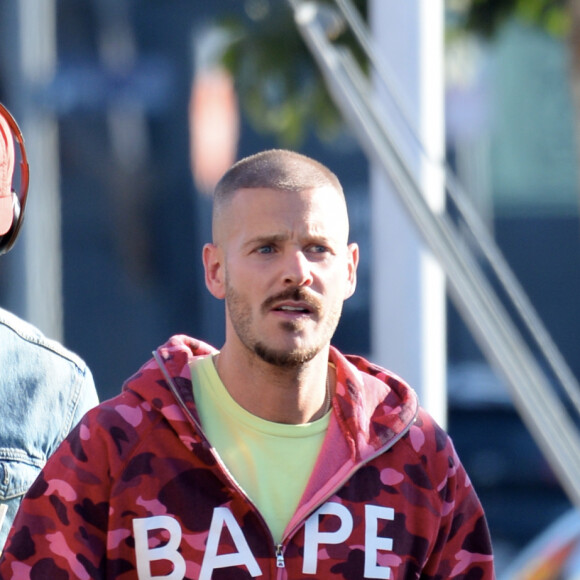 Matt Pokora (M. Pokora) se promène dans les rues de Los Angeles le 3 février 2020.