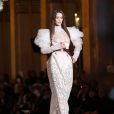 Bella Hadid défile pour Vivienne Westwood, collection prêt-à-porter automne-hiver 2020-2021, à l'Hôtel de ville de Paris. Paris, le 29 février 2020.