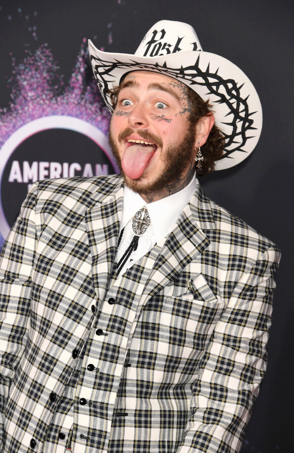 Post Malone - People à la 47ème soirée annuelle des American Music Awards au théâtre Microsoft à Los Angeles, le 24 novembre 2019.