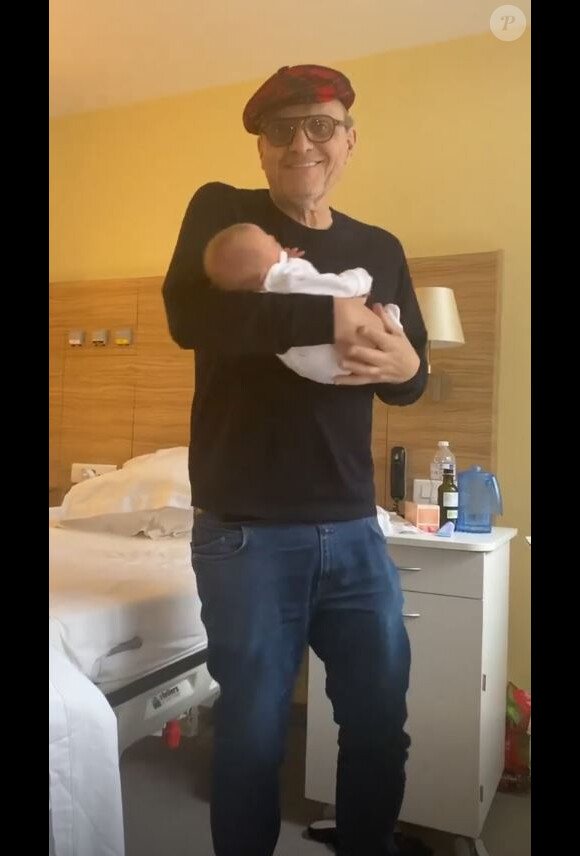 Jean-Charles de Castelbajac et son épouse Pauline de Drouas ont accueilli leur premier enfant, une fille prénommée Eugénie. Mars 2020.