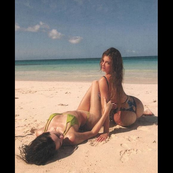 Kylie Jenner et sa grande soeur Kendall Jenner aux Bahamas. Mars 2020.