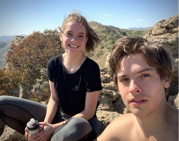Barbara Palvin et son petit ami Dylan Sprouse. Mars 2020.