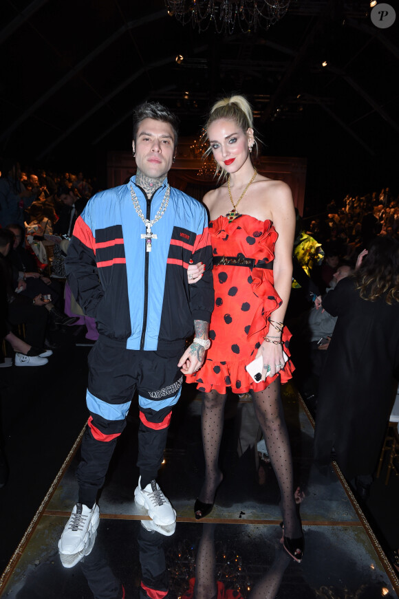 Chiara Ferragni et son mari Fedez au défilé de mode "Moschino" collection Automne-Hiver 2020-2021 lors de la fashion week à Milan, le 20 février 2020.