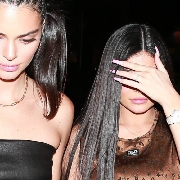 Kylie Jenner et sa soeur Kendall arrivent au club 'The Nice Guy' à West Hollywood, le 23 août 2019.