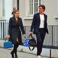 Exclusif - La princesse Béatrice d'York et son fiancé Edoardo Mapelli Mozzi, dirigeant d'une société de conseil en immobilier de luxe, se promènent dans le quartier de Notting Hill à Londres, le 17 octobre 2019.