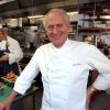 Archives - Le chef étoilé Michel Roux est juge de la Roux Scholarship competition, un concours de chef au Royaume Uni le 6 mars 2003.