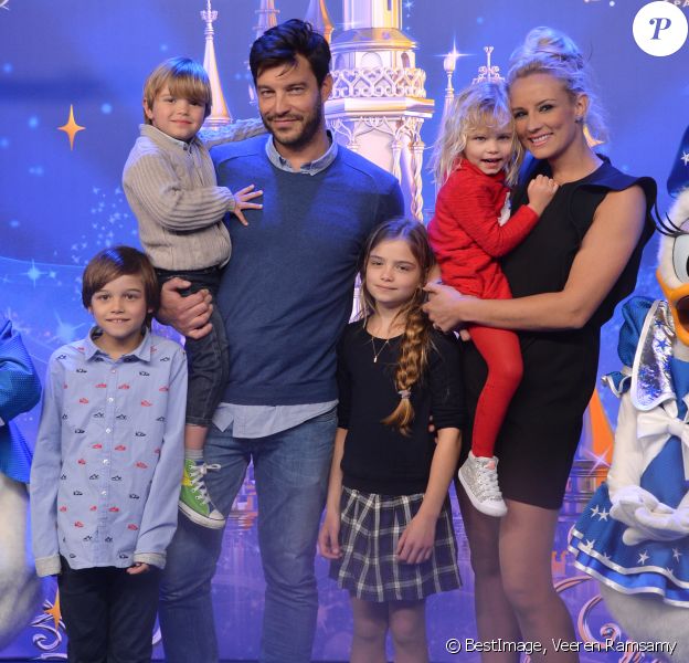 Elodie Gossuin, Bertrand Lacherie et leurs 4 enfants Rose Lacherie, Jules Lacherie, Joséphine Lacherie, Léonard Lacherie - 25 ème anniversaire de Disneyland Paris à Marne-La-Vallée le 25 mars 2017 © Veeren Ramsamy / Bestimage