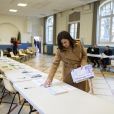 La maire de Paris, Anne Hidalgo va voter lors du premier tour des élections municipales dans un bureau de vote à Paris le 15 mars 2020. ©Eliot Blondet / Pool / Bestimage