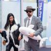 Exclusif - Nicolas Cage et sa nouvelle compagne Riko Shibatase arrivent de l'aquarium d'Atlanta à l'aéroport JFK à New York, le 28 février 2020. Nicolas a rapporté un petit souvenir de leur voyage, un beluga en peluche.