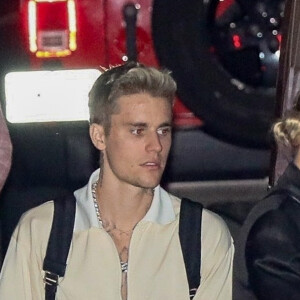 Justin Bieber et sa femme Hailey Baldwin-Bieber arrivent à la messe à Los Angeles le 11 mars 2020.