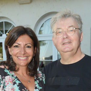 Anne Hidalgo (Maire de Paris) et Dominique Besnehard lors du premier jour de la 11e édition du festival du Film Francophone d'Angoulême, France, le 21 août 2018. © Coadic Guirec/Bestimage