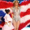 Jennifer Lopez et sa fille Emme assurent le show lors de la mi-temps du 54 ème Super Bowl au Hard Rock Stadium à Miami, le 2 février 2020.