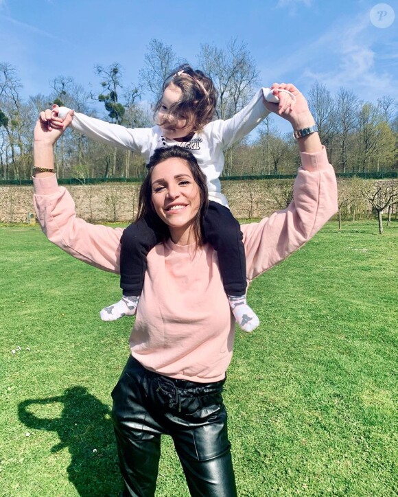Julia Paredes avec sa fille Luna, sur Instagram, le 20 mars 2020