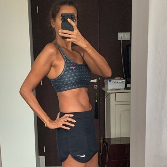 Karine Le Marchand dévoile son corps musclé sur Instagram, le 2 février 2020.