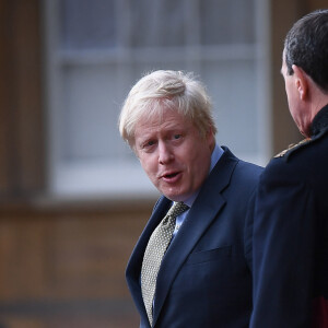 Le Premier ministre britannique Boris Johnson arrive au palais de Buckingham à Londres pour rencontrer la reine Elizabeth II pour former un nouveau gouvernement après le retour au pouvoir du Parti conservateur aux élections législatives avec une majorité accrue. Londres, le 13 décembre 2019.