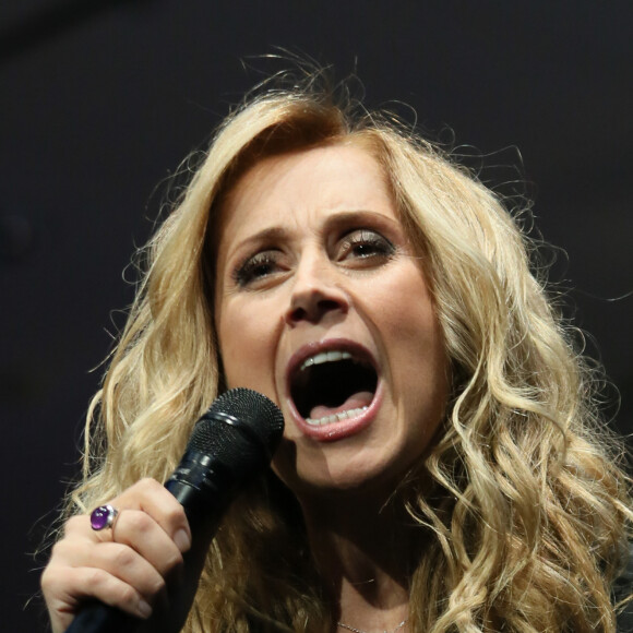 Lara Fabian - Concert de la 11e édition des Trophées de la fédération des APAJH au Carrousel du Louvre à Paris le 10 novembre 2015. © CVS / Bestimage