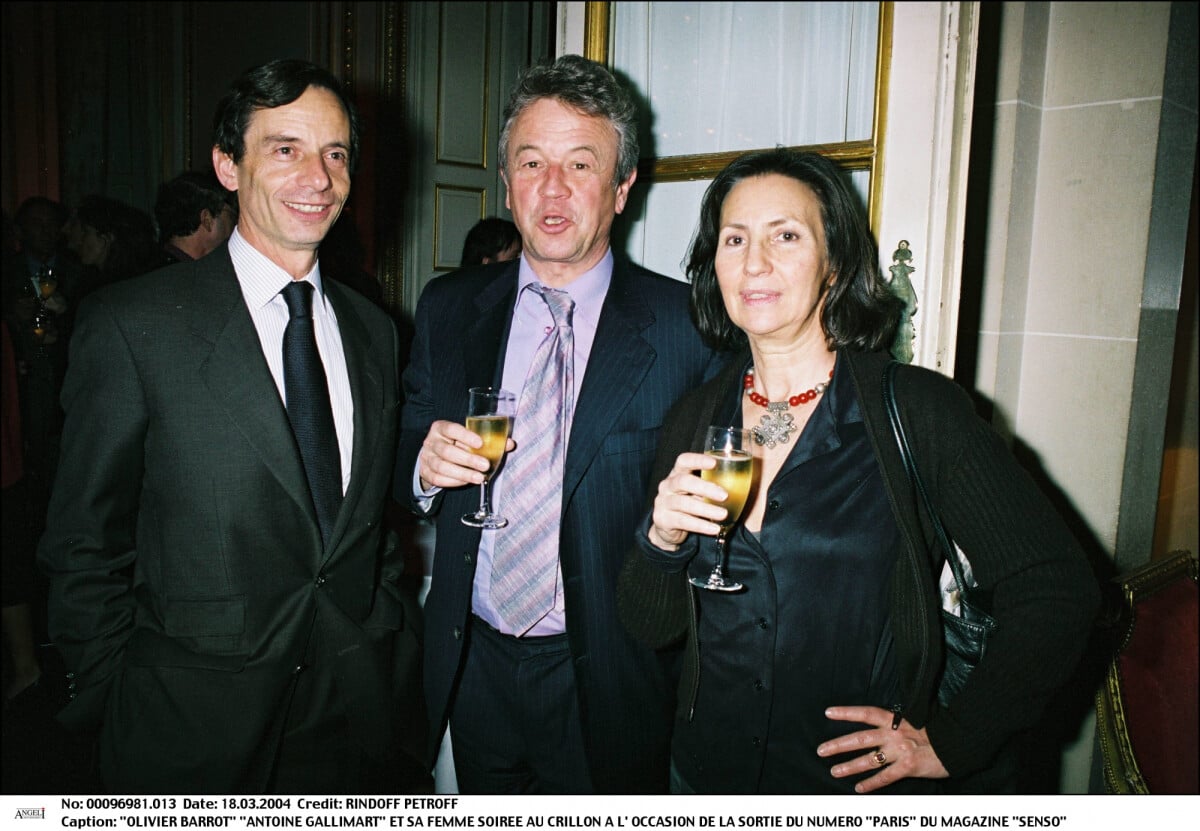 Photo : Olivier Barrot, Antoine Gallimard et sa femme - Soirée au Crillon à  loccasion de la sortie du numéro Paris du magazine Senso. Le 18 mars  2004. - Purepeople