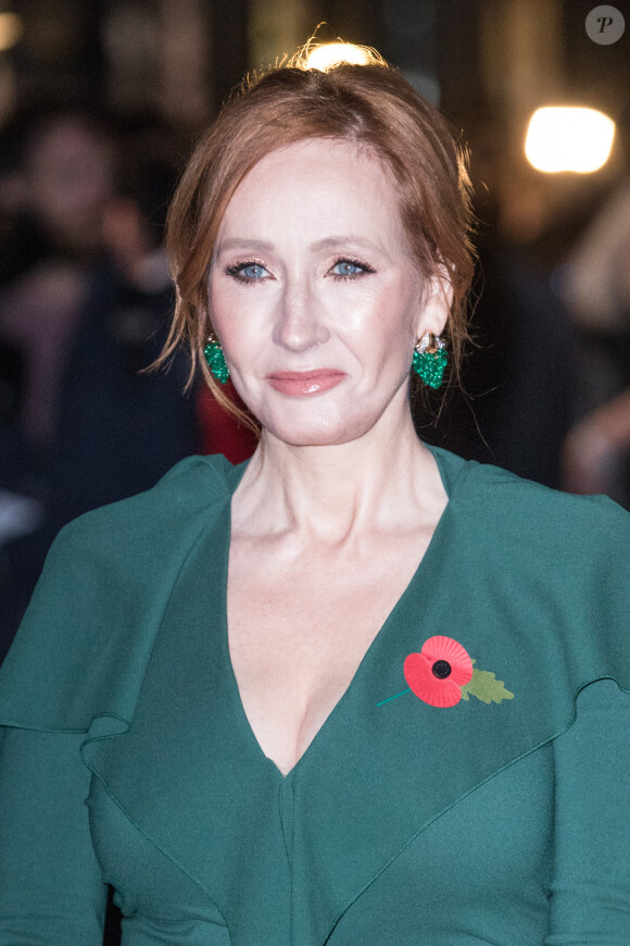 J.K. Rowling - Avant-première mondiale du film "Les animaux fantastiques : Les crimes de Grindelwald" au cinéma UGC Bercy à Paris le 8 novembre 2018. © Cyril Moreau/bestimage