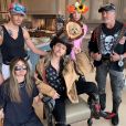 Sylvester Stallone, son épouse Jennifer Flavin Stallone et leurs filles Sistine, Sophia et Scarlet se déguisent en personnages de la série documentaire événement "Tiger King" disponible sur Netflix. Avril 2020.