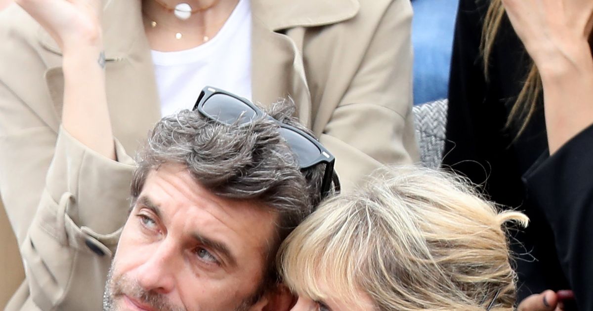 Karine Viard Et Son Nouveau Compagnon Exclusif - Karin Viard et Manuel Herrero - Célébrités dans les tribunes