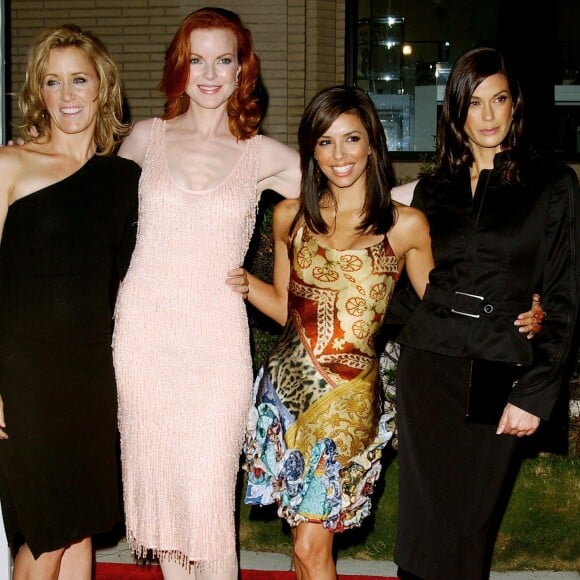 Felicity Huffman, Marcia Cross, Eva Longoria et Teri Hatcher lors de la première de "Desperate Housewives" à Beverly Hills le 4 octobre 2004. 