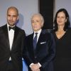 Pep Guardiola, Jose Carreras et Dr. Gabriele Kröner lors de la cérémonie de remise des "Care-for-Rare Science Awards 2014" à Munich, le 13 novembre 2014.