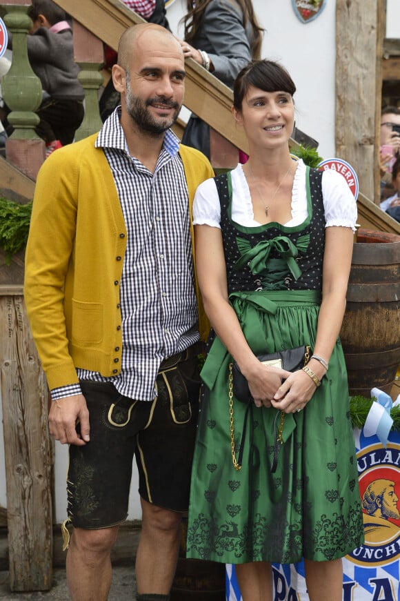 Pep Guardiola et sa femme Cristina Serra - People célèbrent la fête de la bière "Oktoberfest" en famille à Munich en Allemagne le 5 octobre 2014.