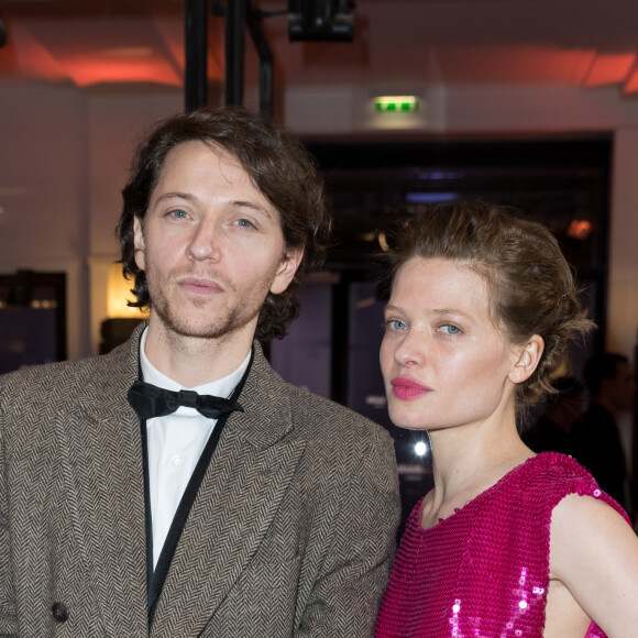 Le chanteur Raphaël et sa compagne Mélanie Thierry (robe Stella McCartney, bracelet Python de la maison Akillis) - Arrivées à la 42ème cérémonie des César à la salle Pleyel à Paris le 24 février 2017. © Olivier Borde / Dominique Jacovides / Bestimage