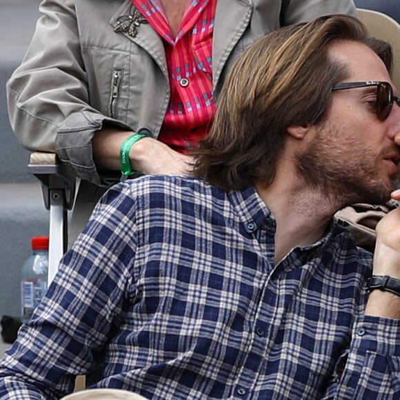 Ophélie Meunier (enceinte) et son mari Mathieu Vergne - Célébrités dans les tribunes des internationaux de France de tennis de Roland Garros à Paris, France, le 8 juin 2019. © Gwendoline Le Goff / Panoramic /Bestimage