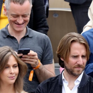 Ophélie Meunier enceinte et son mari Mathieu Vergne - Célébrités dans les tribunes des internationaux de France de tennis de Roland Garros à Paris, France, le 9 juin 2019. © Jacovides-Moreau/Bestimage